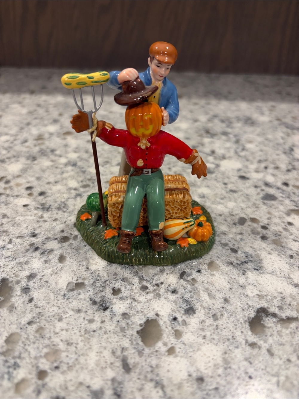Department 56 Topping Off The Scarecrow - Picture 2 of 7